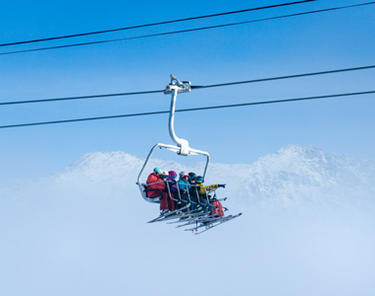 Vacanze sulla Neve: Come Prepararsi, dall'Equipaggiamento alle Medicine