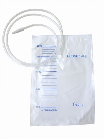 SACCA DI RACCOLTA URINA DA LETTO MONOUSO NON STERILE CAPACITA' 2000 ML CON TUBO DI RACCORDO LUNGHEZZA 130 CM DIAMETRO 5X7 MM VALVOLA DI NON RITORNO 1 GANCIO 30 PEZZI image not present